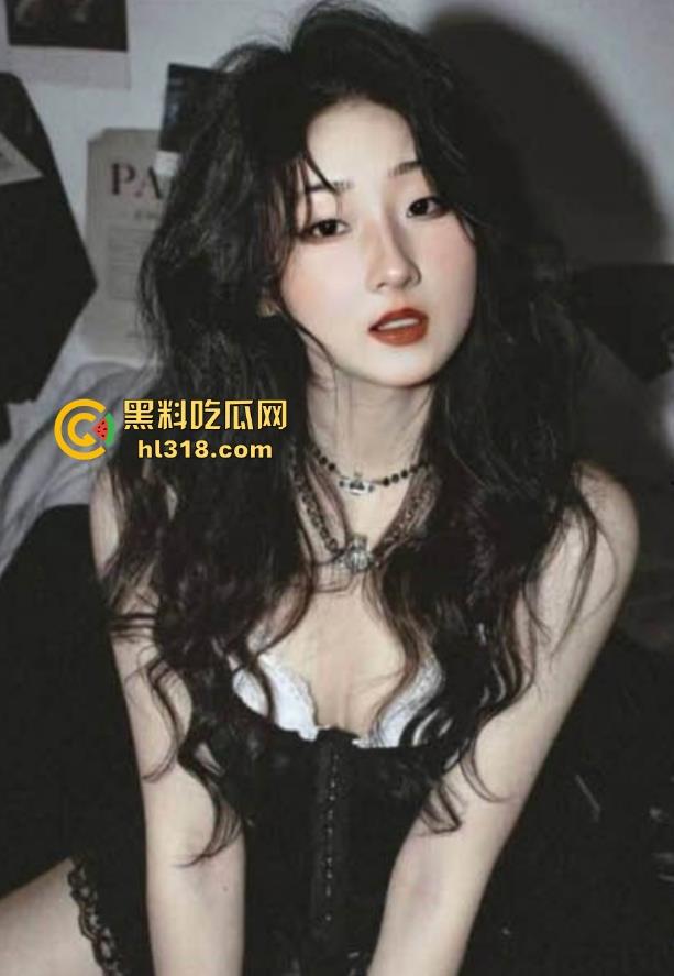 海角乱伦,侄女白丝新战衣挑逗勾引，肛塞调教情无套后入各种爆操打桩，对白极度淫荡！  第2张