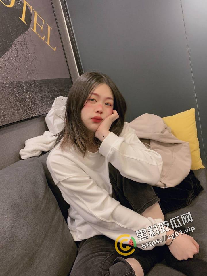 贵州维也纳酒店前台 夏心仪 时间管理大师 同时出轨领导和同事 还能勾搭客户 被爆光不雅视频！  第12张