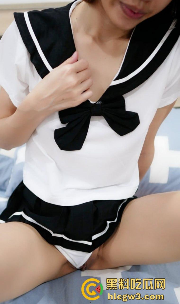 OnlyFans顶级反差御姐【Chipy】！甜妹笑容下的骚劲炸裂，一边挨操一边喊轻点，谁扛得住？  第10张