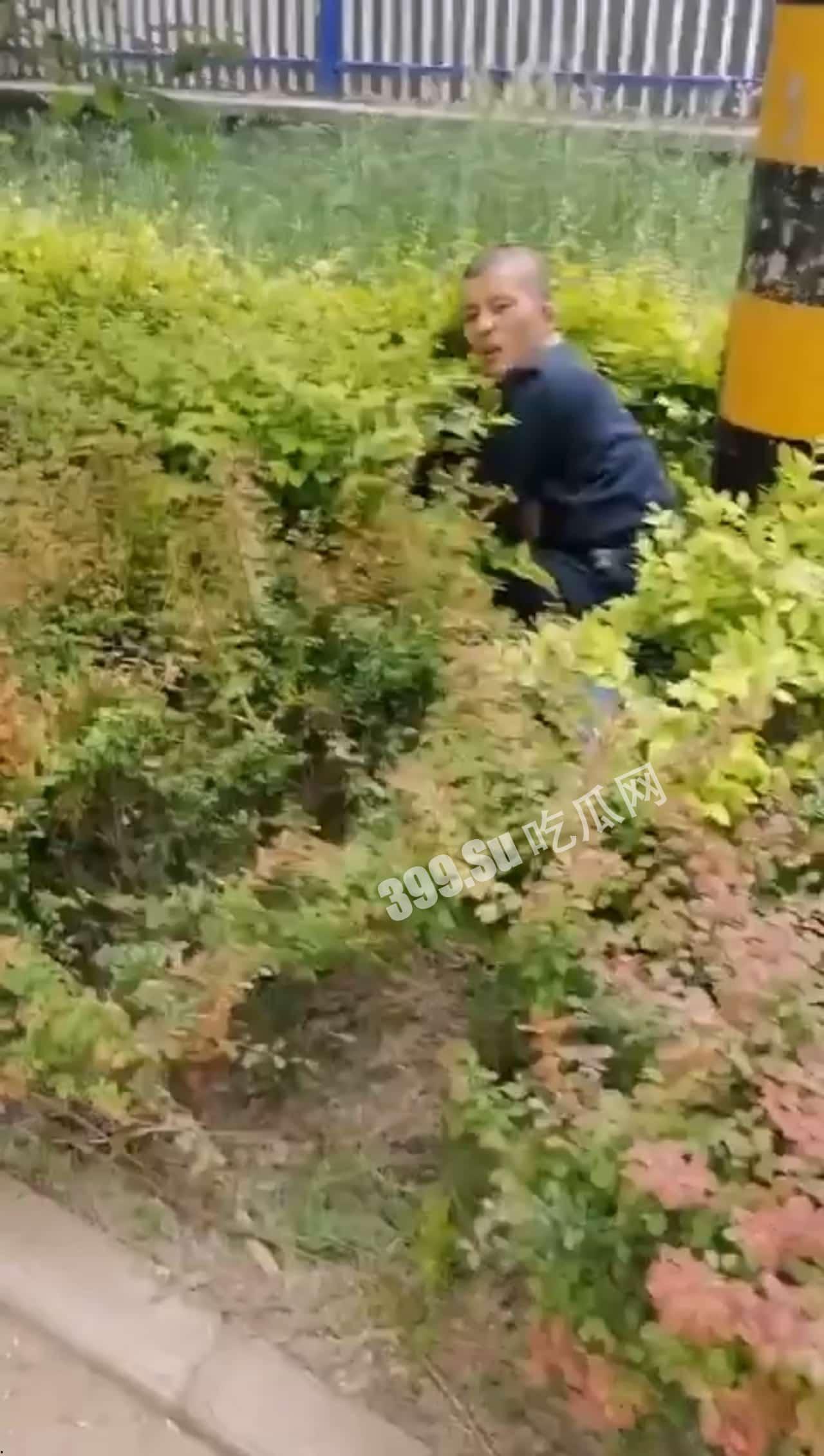 卧槽，光天化日之下还有这种事？！强奸女性  第2张