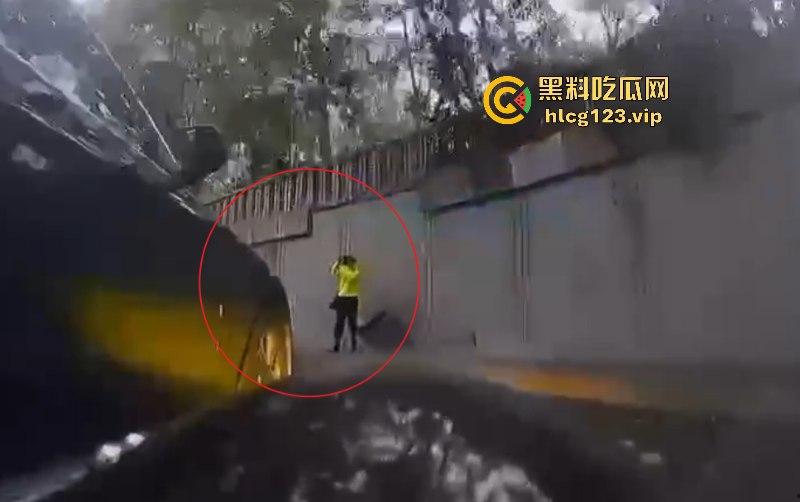 北京追焦师隧道拍摄惨被撞 女骑手当场吓傻 视频曝光事故全过程  第3张