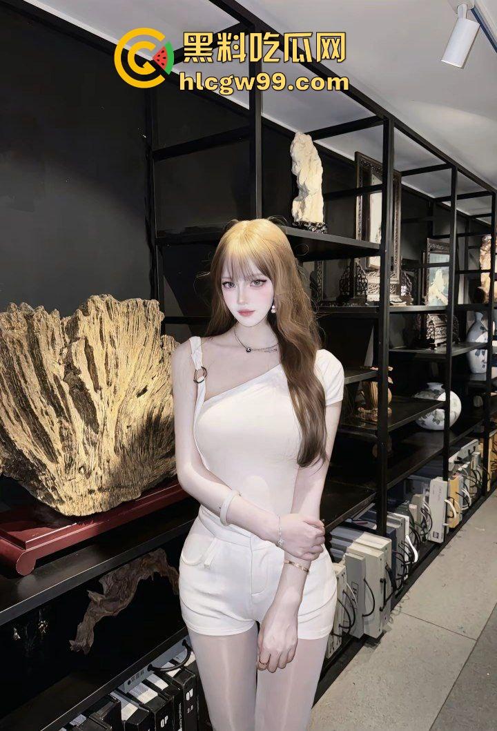 抖音极品黑丝御姐骚鸡【小猫饱饱】6万粉丝背地的母狗故事,伺候富二代玩弄美穴舔逼还拉丝!独家原创曝光流出! 第5张 抖音极品黑丝御姐骚鸡【小猫饱饱】6万粉丝背地的母狗故事,伺候富二代玩弄美穴舔逼还拉丝!独家原创曝光流出! 第5张