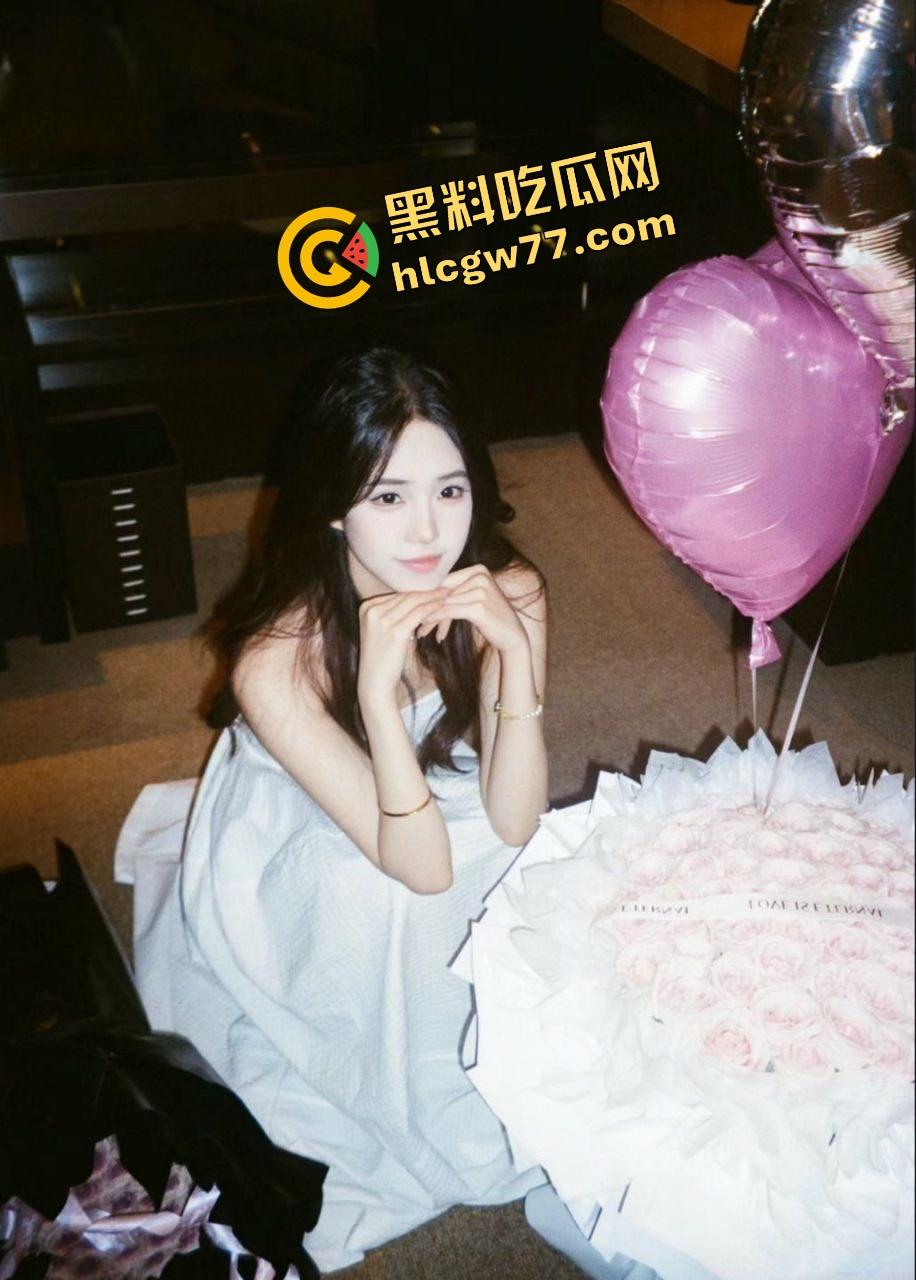 重庆女神学姐『李香』被富二代当玩具轮操,自慰成瘾下体红肿,每晚潮喷三次才睡得着! 第3张 重庆女神学姐『李香』被富二代当玩具轮操,自慰成瘾下体红肿,每晚潮喷三次才睡得着! 第3张