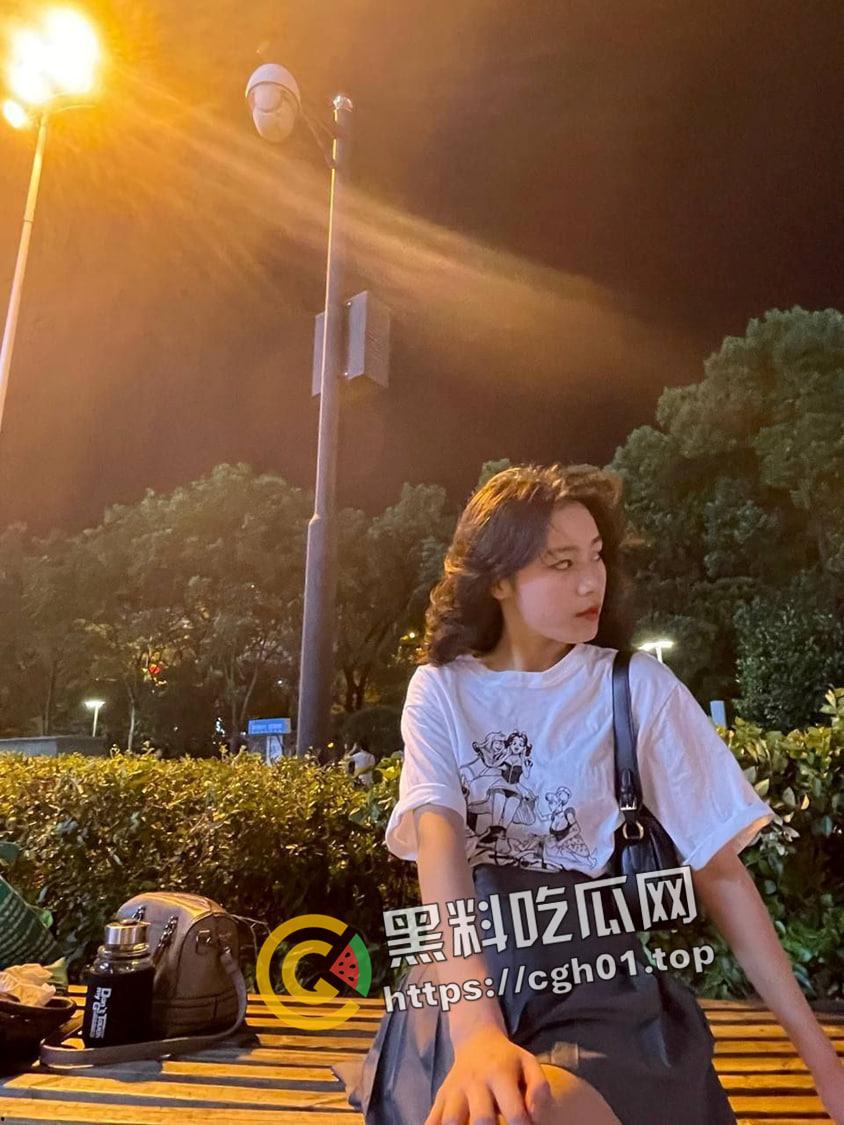 安徽农业大学小母狗 清纯小美女分手后被渣男流出私密视频 长腿玉足 真是暴敛天物  第3张