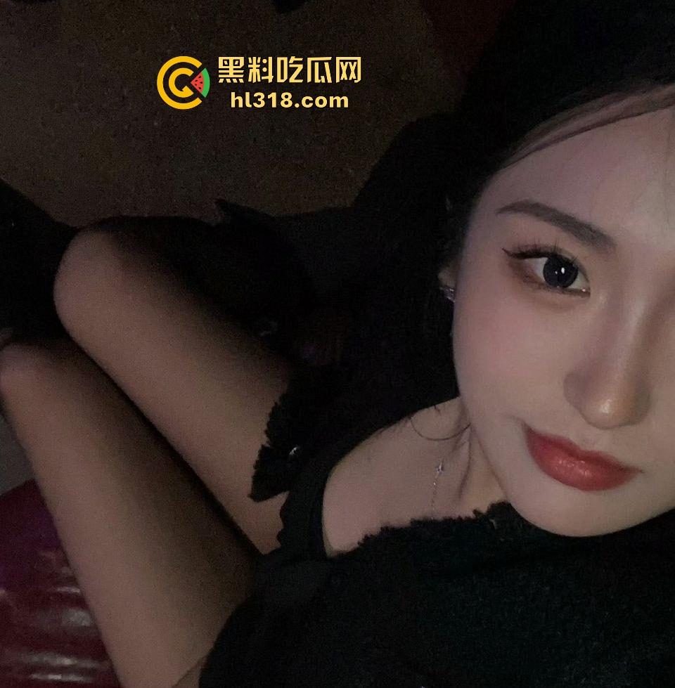 约炮外五县极品健身瑜伽裤，颜值超高臀部饱满，穿情趣内衣被无情后入猛烈抽插，诱惑无比！  第9张