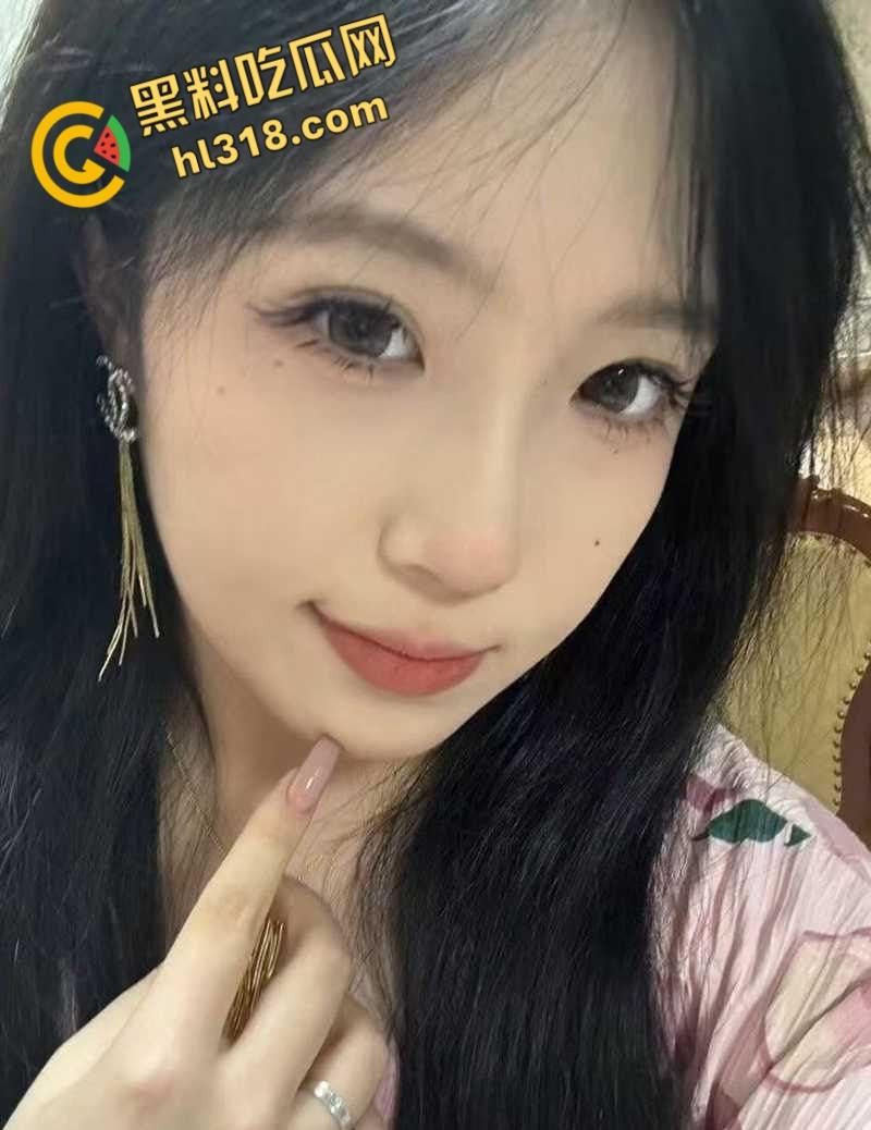 哈尔滨精神小妹【王相淼】，裸贷跑路反骗贷款公司，按摩器跳蛋双重自慰，竟爽到高潮抽搐不止！  第3张