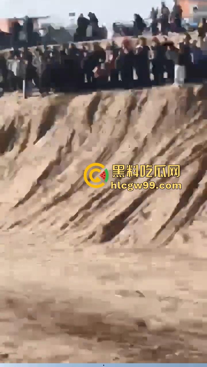 邯郸魏县飙车现场突袭，越野场地赛突遇警察突袭，猛禽油门踩到底，吓得差点侧翻！  第8张