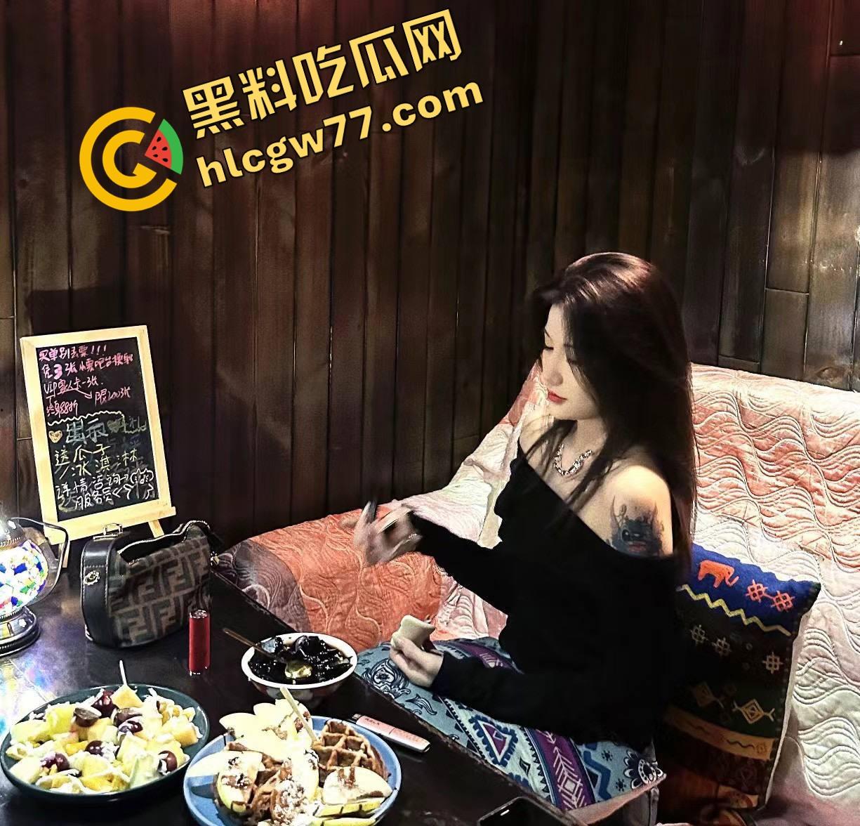 成都瑜伽老师白天教冥想，晚上解开腿自己送穴，骚妻身段像水蛇，老公轻度分享癖群里疯传！  第4张