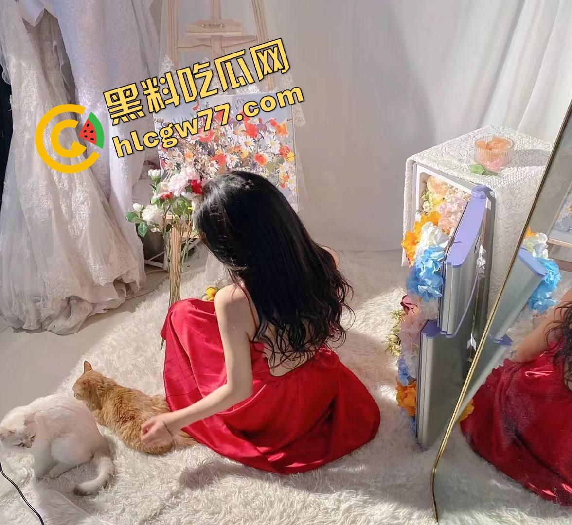 成都瑜伽老师白天教冥想，晚上解开腿自己送穴，骚妻身段像水蛇，老公轻度分享癖群里疯传！  第5张