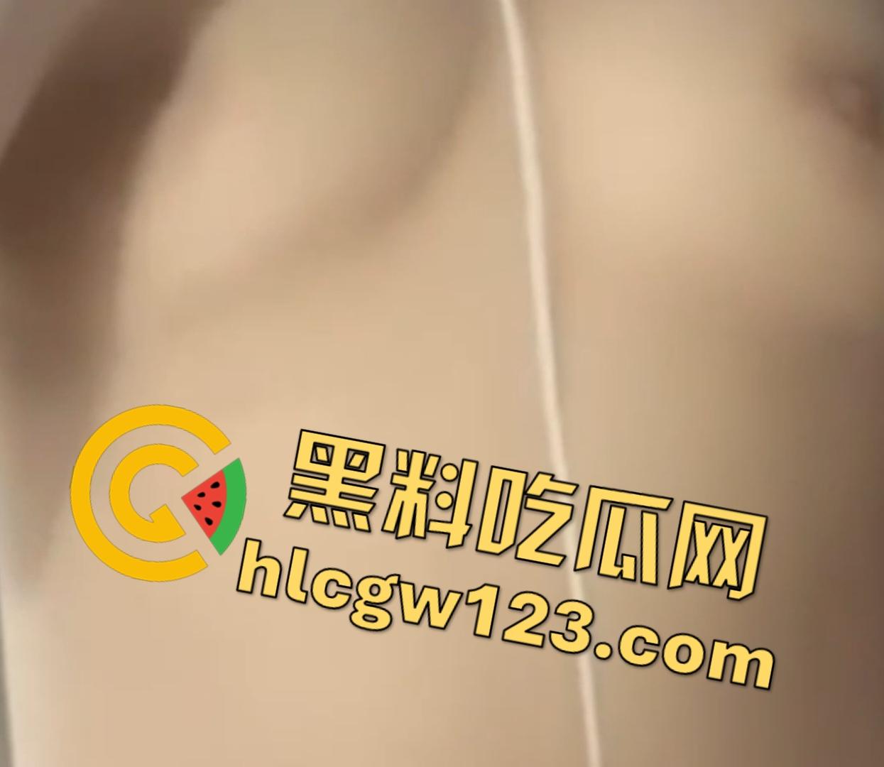 抖音健身网红【海洋之心】自慰被弟撞破，反倒和闺蜜献身丝袜乱伦成小骚狗，把弟弟榨傻了！  第7张