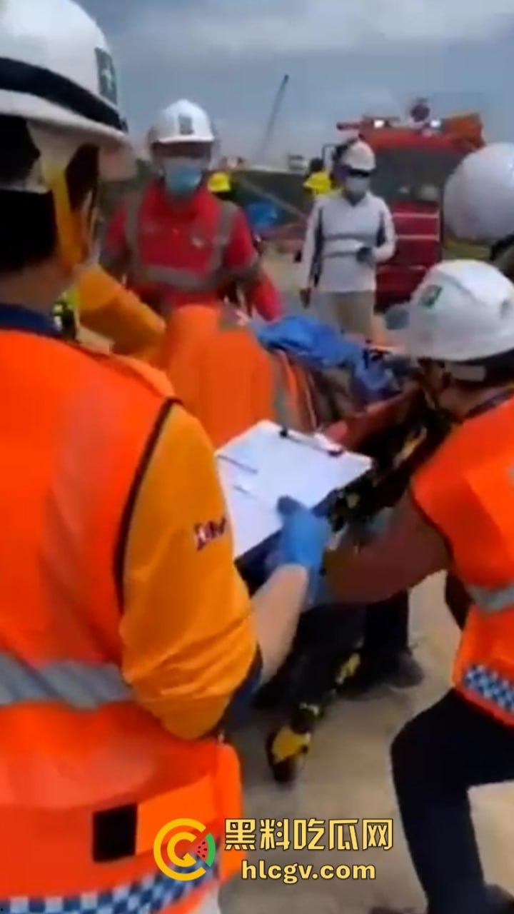 蛋疼！菲律宾工地小哥施工失误被钢管穿蛋而过 命根子保不住了  第5张