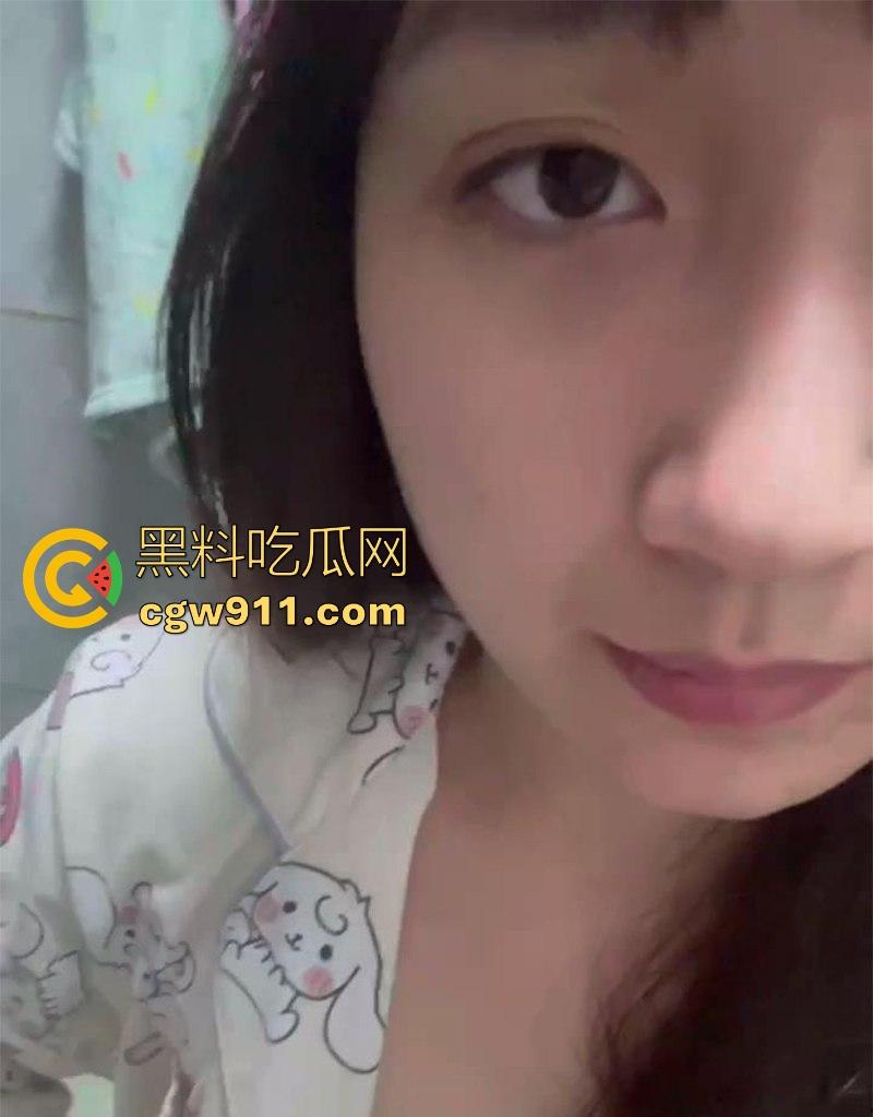 哈尔滨清纯反差人妻【廖文慧】绝色少妇浴室全裸玩露出，露脸揉奶抠穴自慰，淫浪骚劲十足，妥妥的反差人妻！  第1张