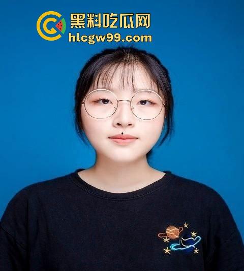 青海大学 女大学生 【伍悦 】被男友调教玩弄 伍悦脱光后 下面肥美的鲍鱼真是太美了！  第4张