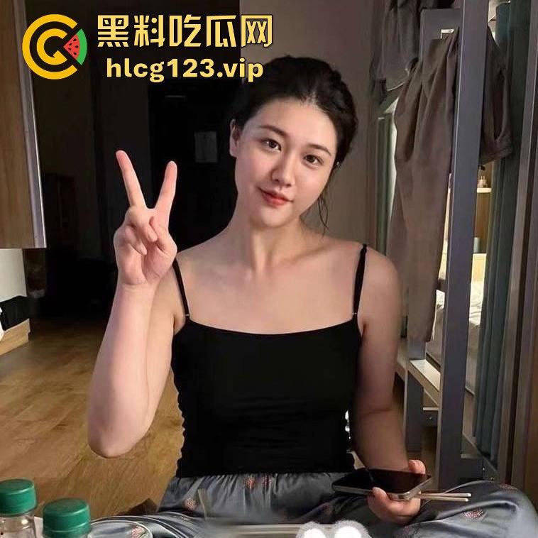 浙江肥臀少妇王鑫悦，禁不住金主的诱惑，酒店开房口含大鸡鸡，逼里全是大海的骚味！  第8张