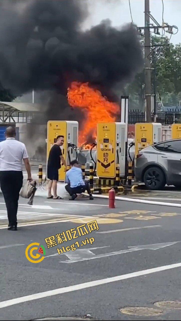 广州番禺区 奔驰EQC纯电车 充电自燃！充电5分钟 燃烧1小时！  第9张