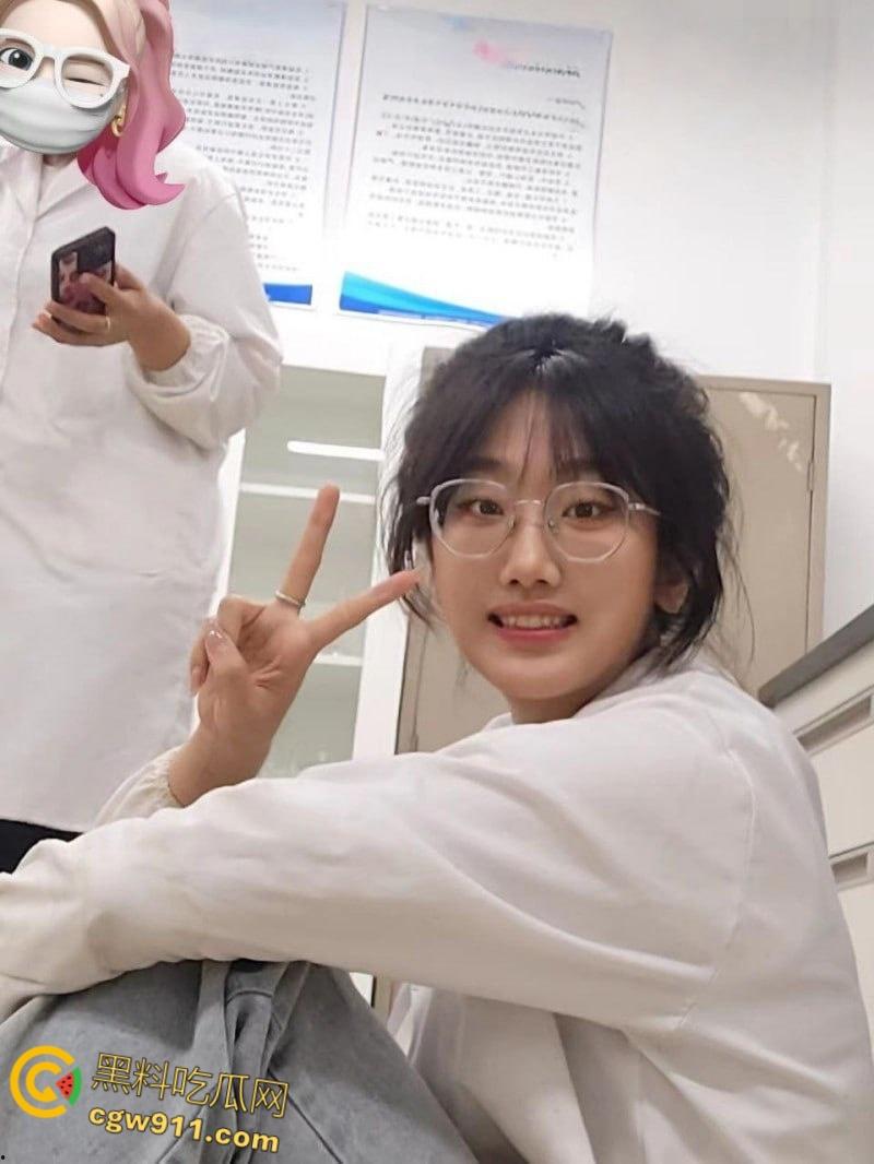 山东科技大学【朱玲慧】, 不雅视频被前男友曝光,清纯校花沦为索精母犬,狗链栓脖狂吞主人生殖器! 第3张 山东科技大学【朱玲慧】, 不雅视频被前男友曝光,清纯校花沦为索精母犬,狗链栓脖狂吞主人生殖器! 第3张